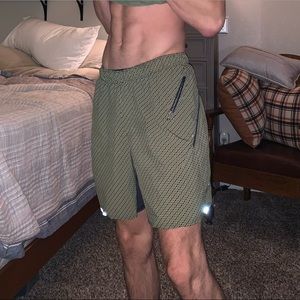 Lululemon men’s size small shorts